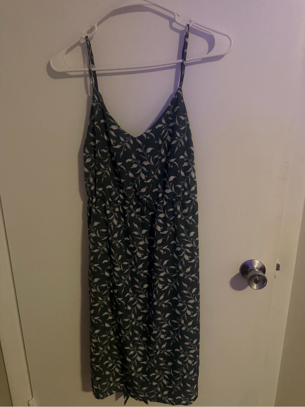 Women’s Black Leaf-Print Slip Dress